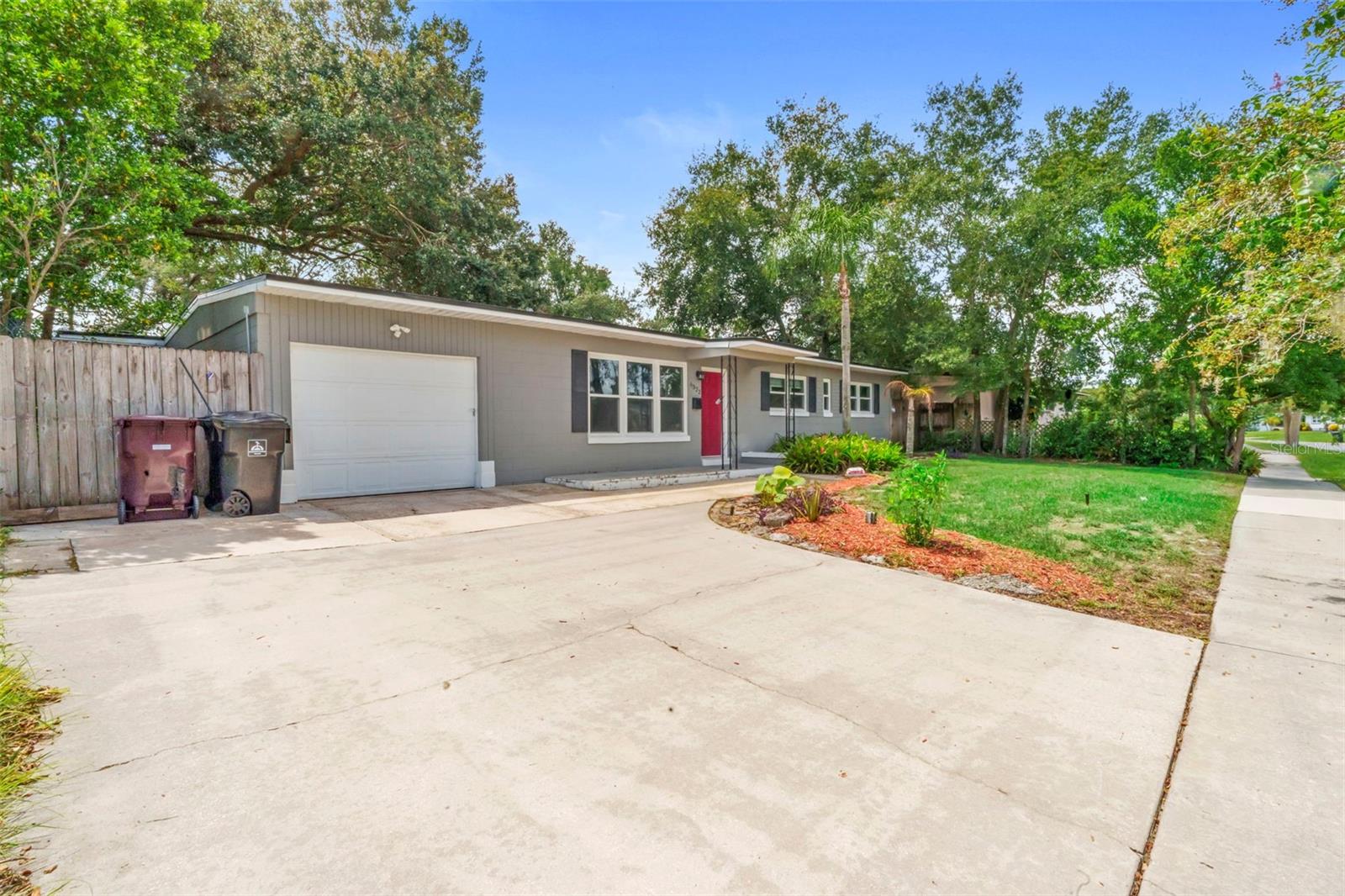 Image 6 of 49 For 6322 Appian Way