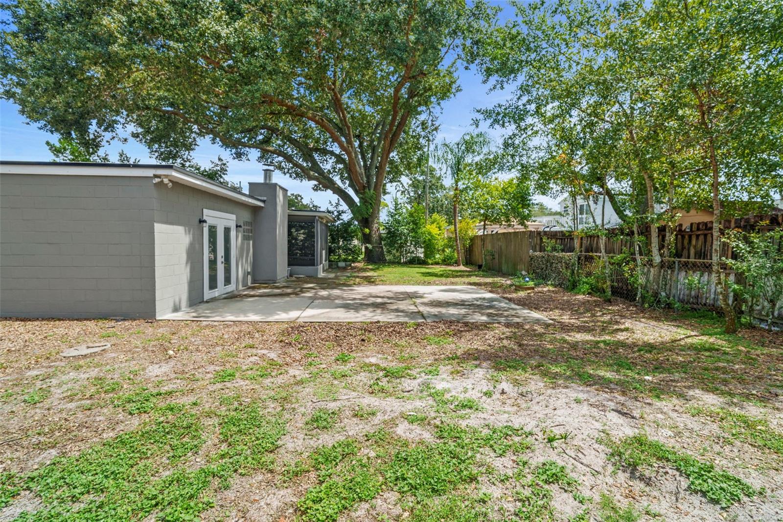 Image 8 of 49 For 6322 Appian Way