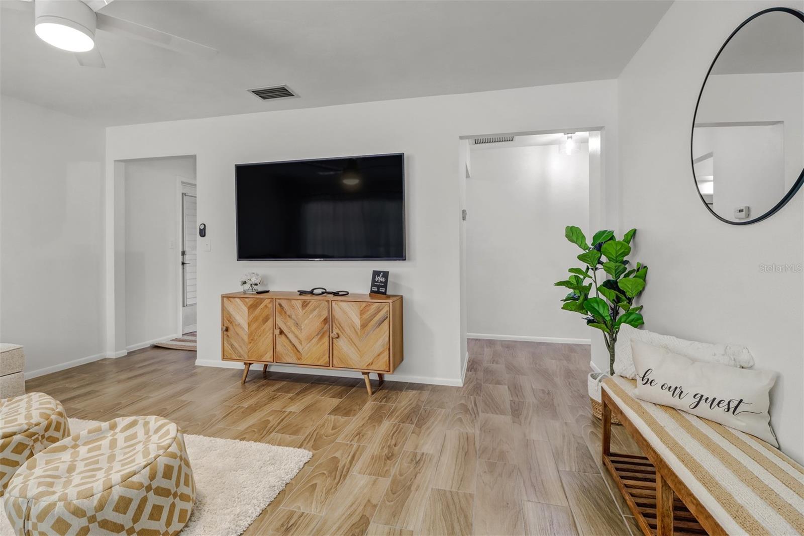 Image 6 of 34 For 4711 Forest Glen Drive