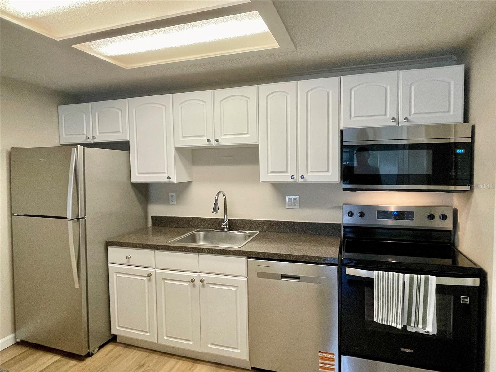 Image 6 of 20 For 4071 Michigan Street 4071