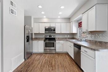 Image 5 of 21 For 450 Longwood Circle