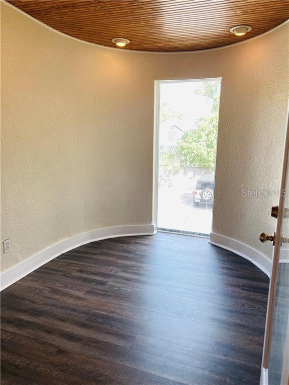 Image 3 of 8 For 23 Summerlin Avenue
