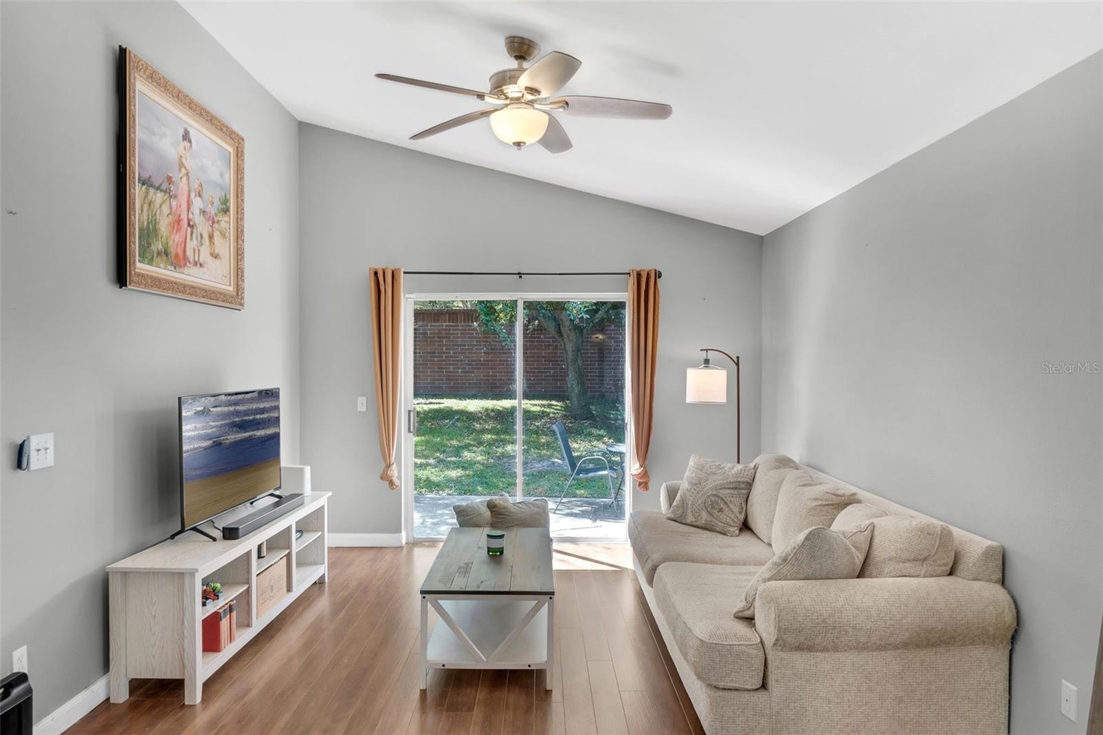 Image 10 of 47 For 155 London Fog Way