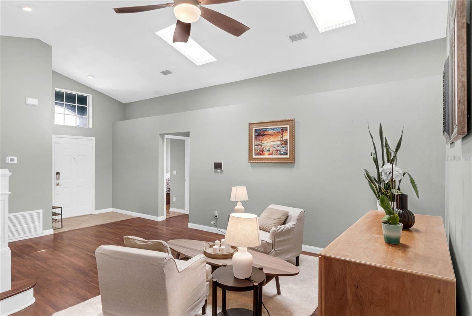 Image 11 of 47 For 155 London Fog Way