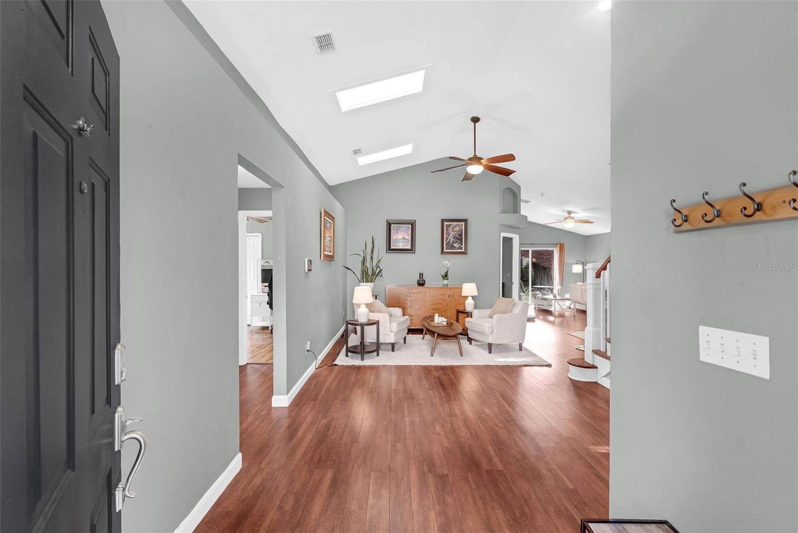 Image 6 of 47 For 155 London Fog Way