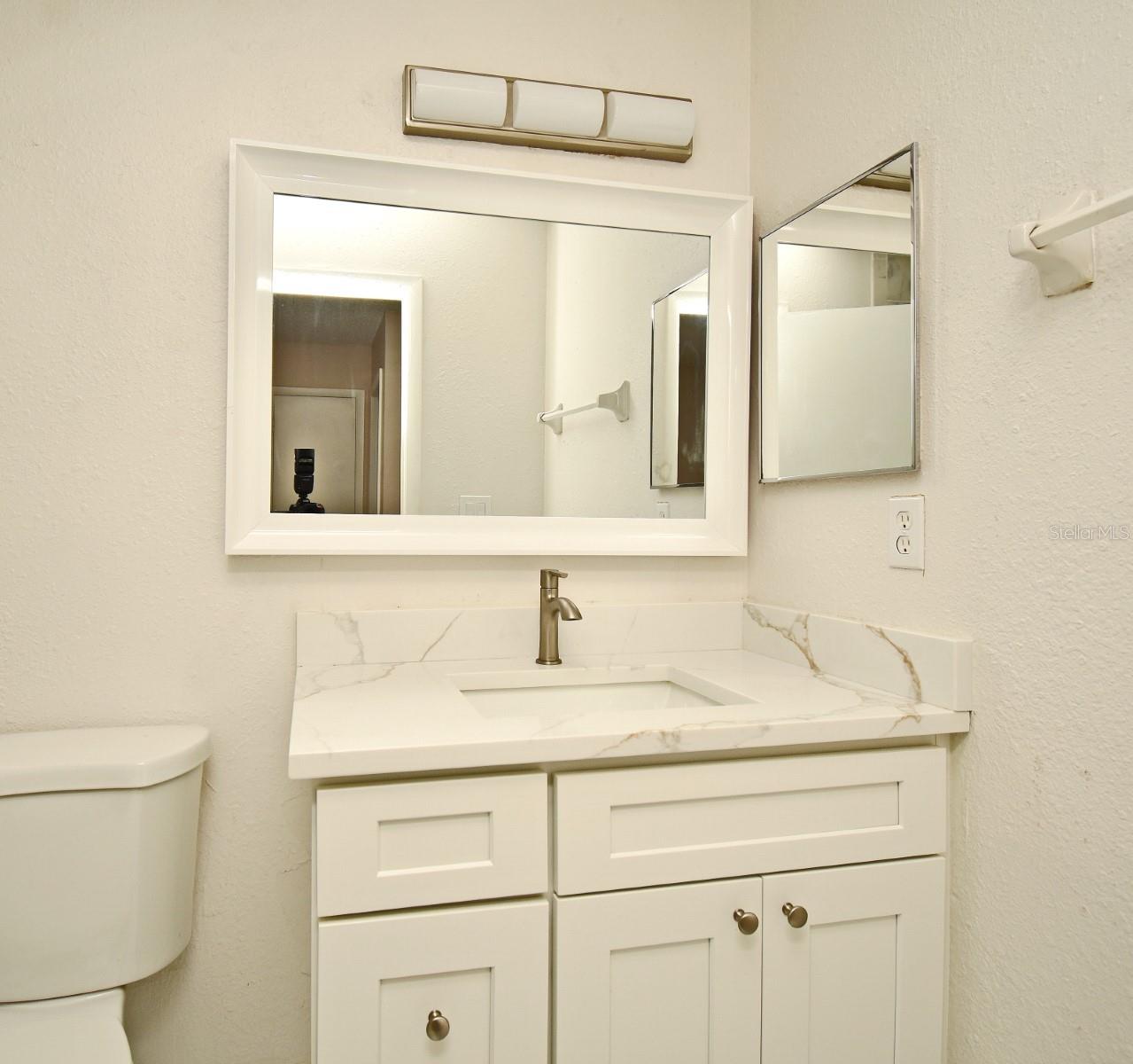 Image 27 of 37 For 4159 White Pine Avenue 3