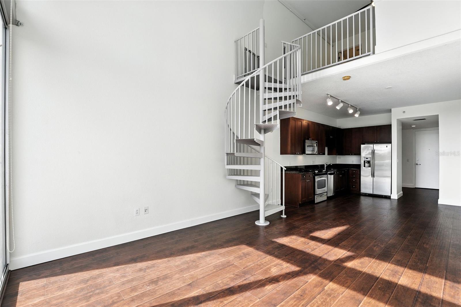 Image 12 of 33 For 150 Robinson Street 2a