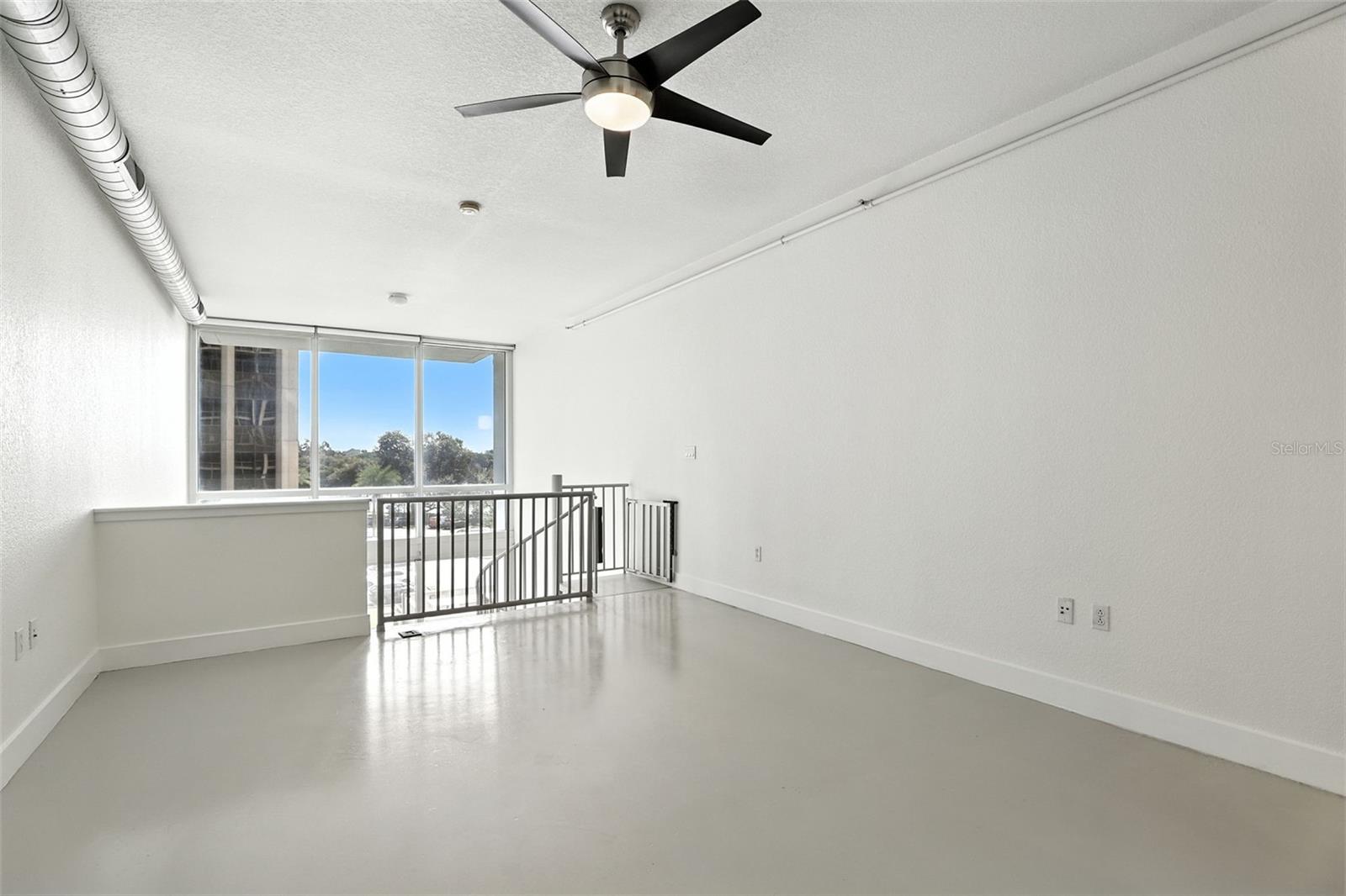Image 16 of 33 For 150 Robinson Street 2a