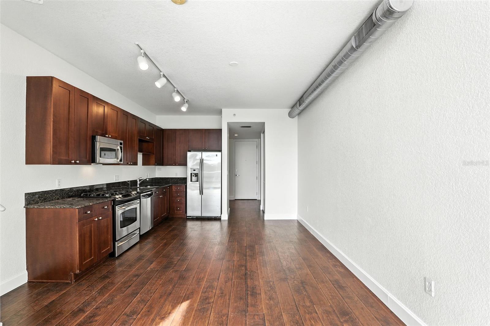 Image 9 of 33 For 150 Robinson Street 2a