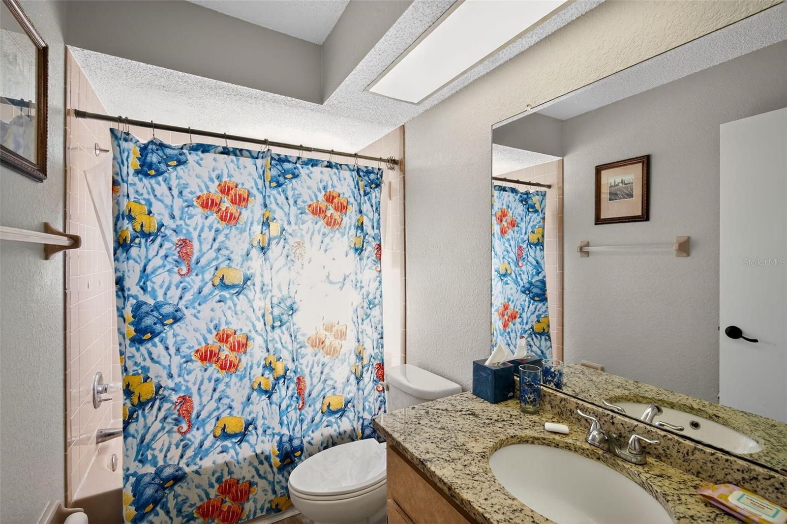 Listing photo id 21 for 7822 Holiday Drive
