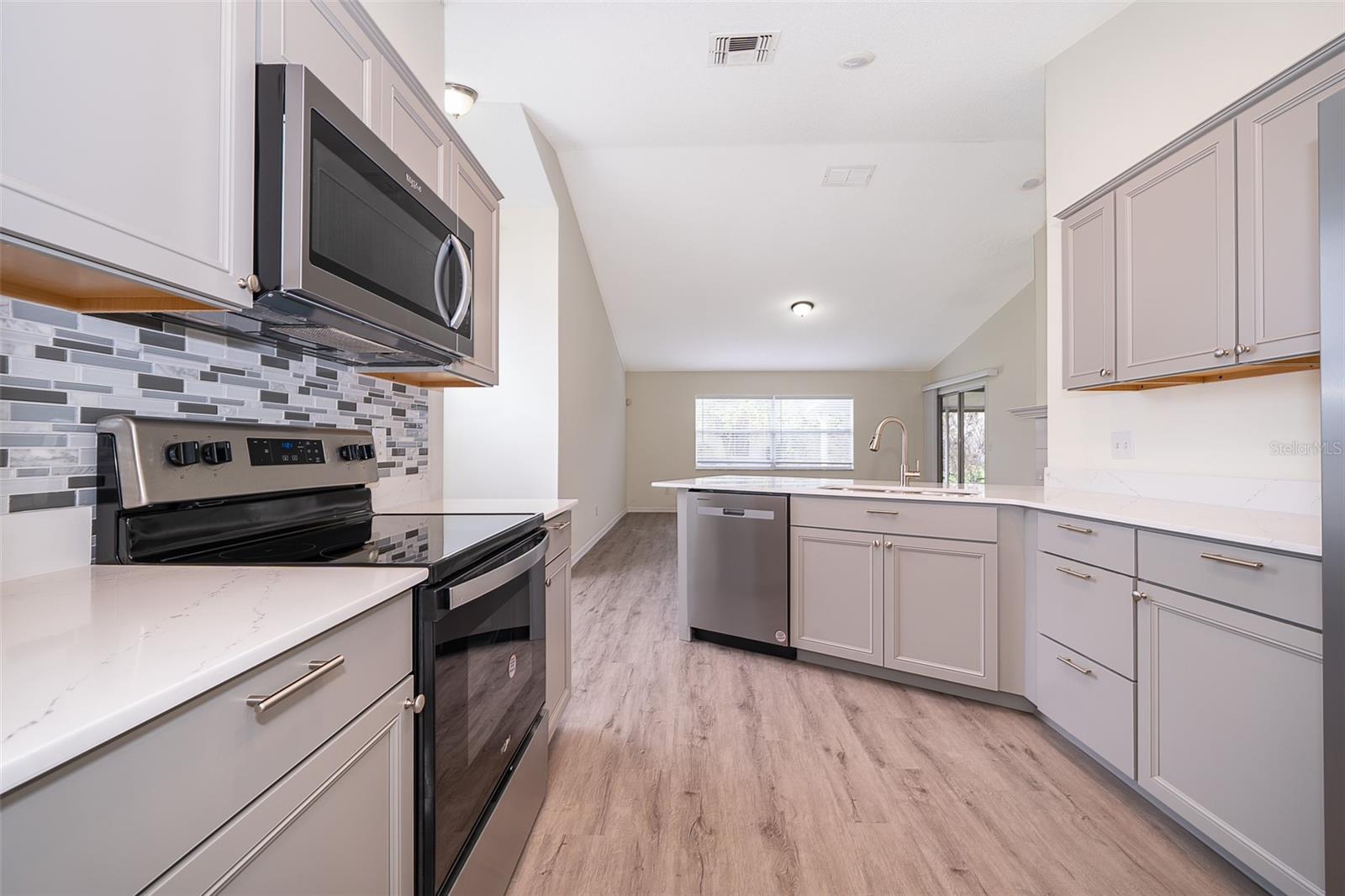 Image 13 of 33 For 2425 Rolling Broak Drive