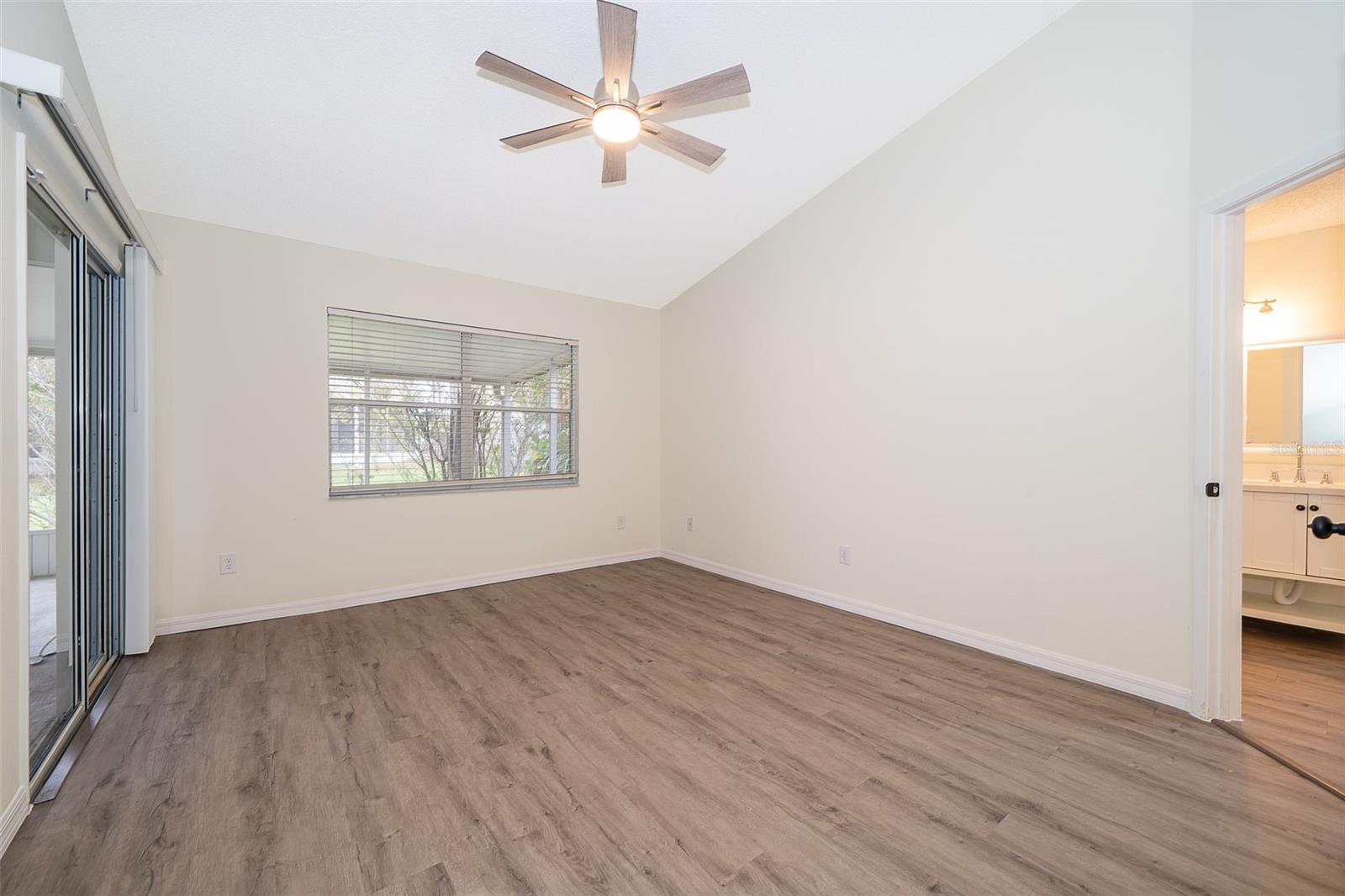 Image 14 of 33 For 2425 Rolling Broak Drive