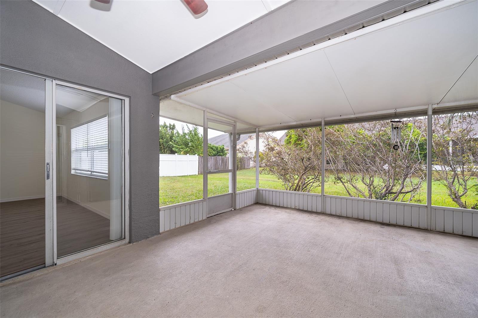 Image 22 of 33 For 2425 Rolling Broak Drive