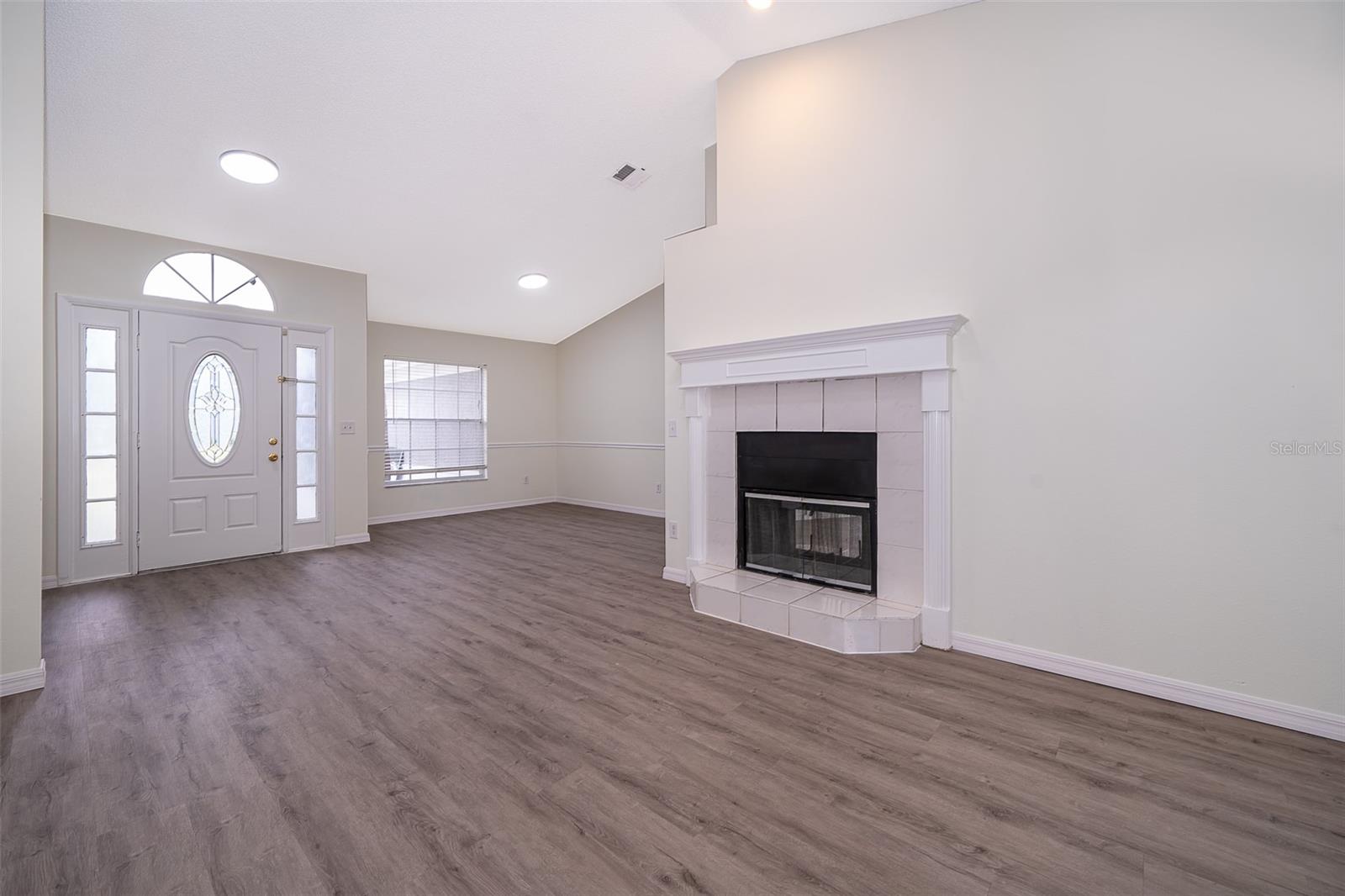 Image 4 of 33 For 2425 Rolling Broak Drive