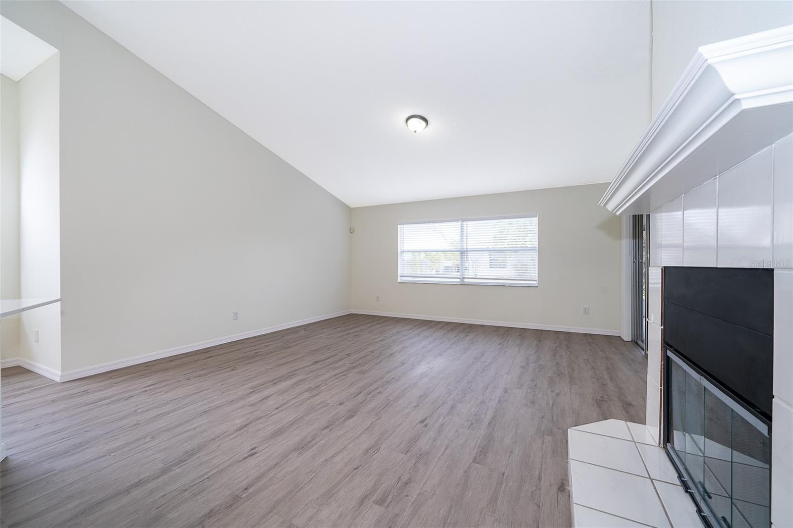 Image 6 of 33 For 2425 Rolling Broak Drive