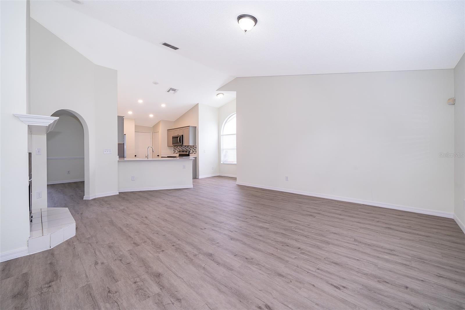 Image 7 of 33 For 2425 Rolling Broak Drive