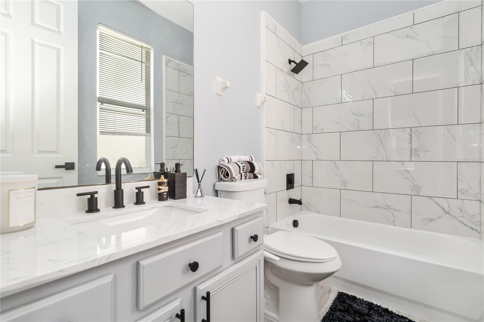 Image 18 of 56 For 3814 Golden Feather Way
