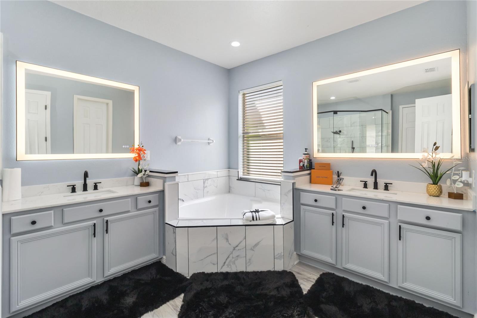 Image 29 of 56 For 3814 Golden Feather Way