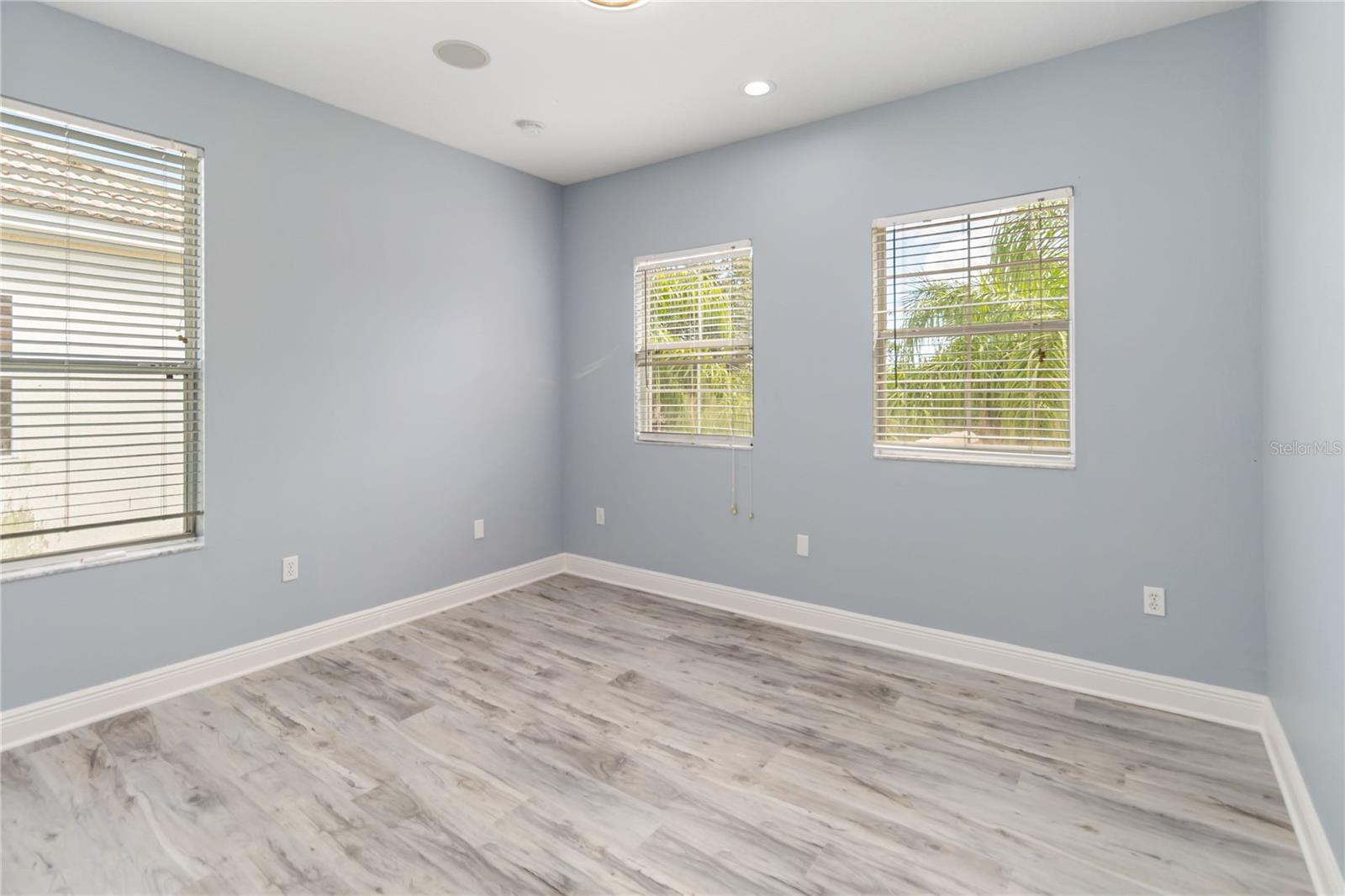 Image 35 of 56 For 3814 Golden Feather Way