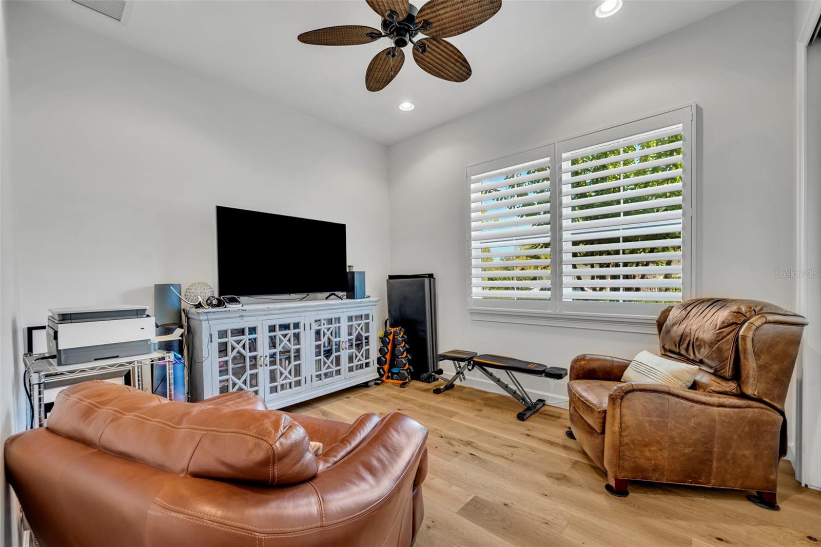 Image 19 of 43 For 1166 Oaks Boulevard