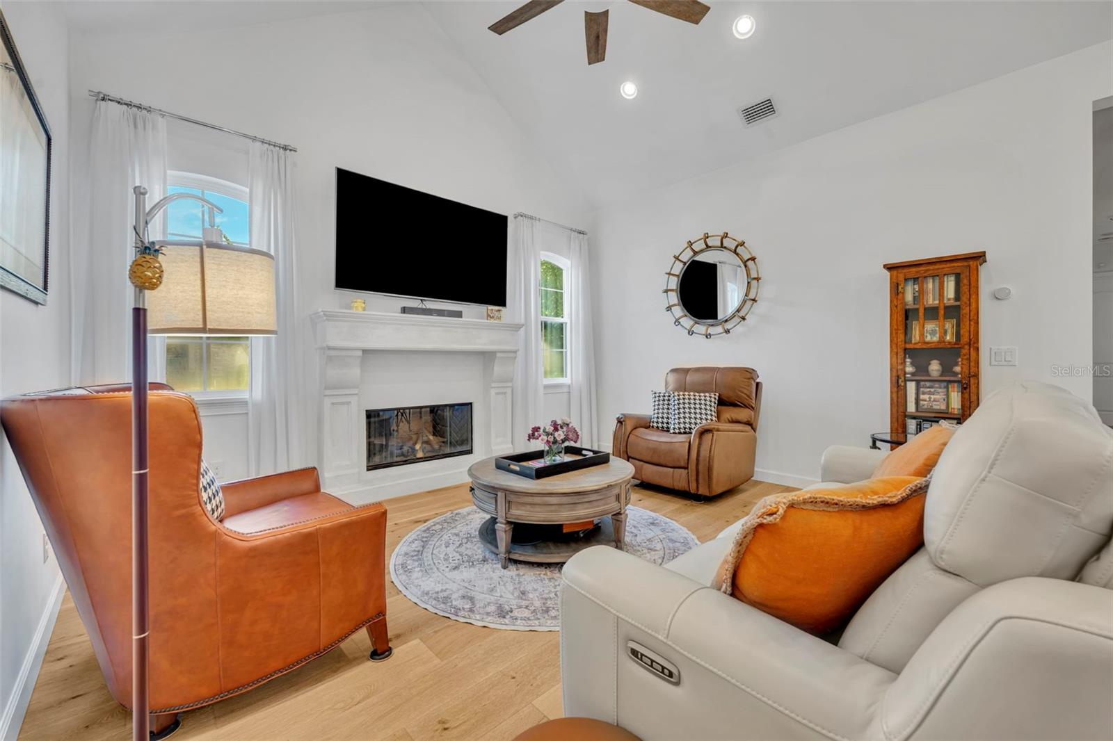 Image 9 of 43 For 1166 Oaks Boulevard