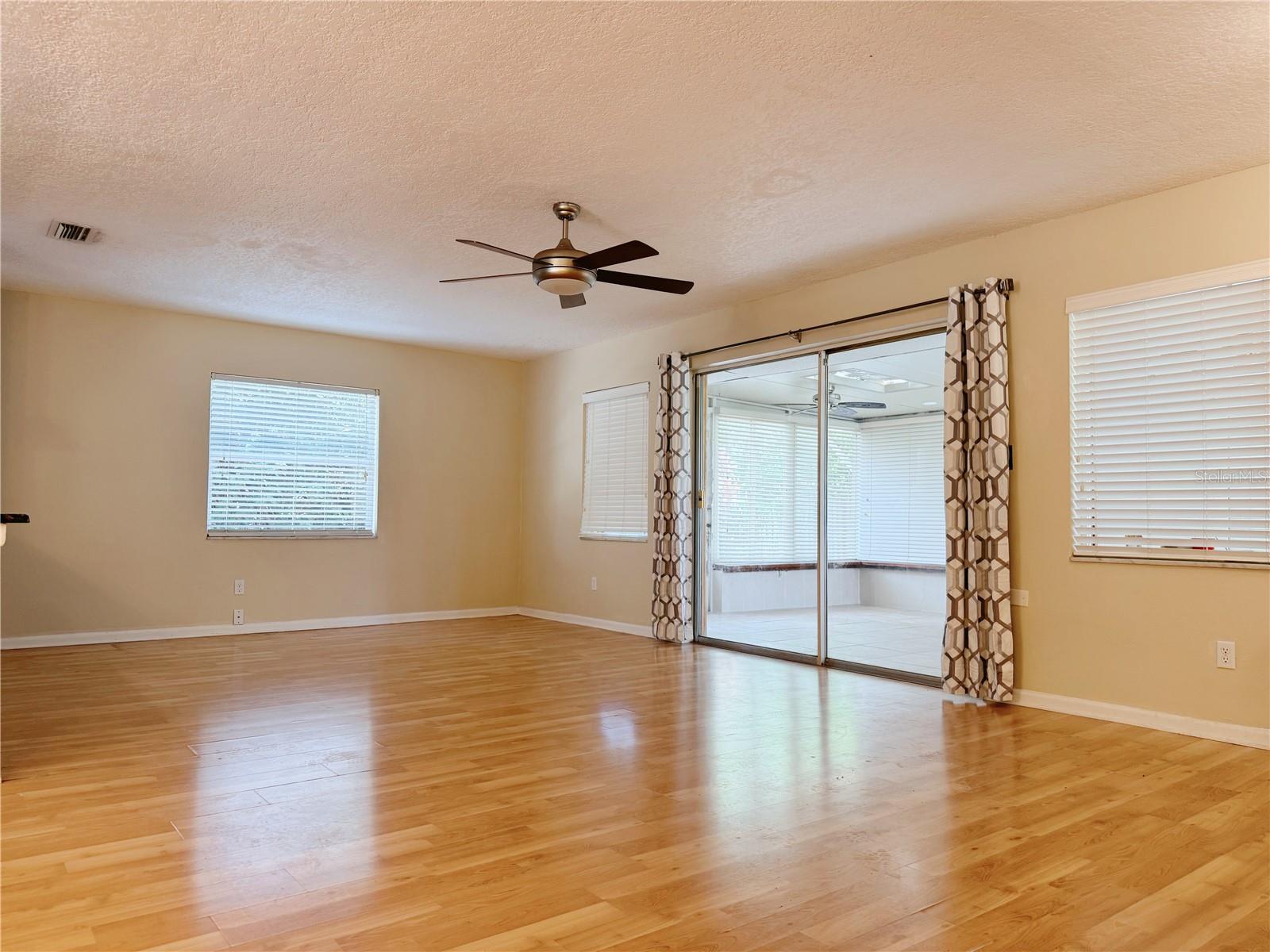 Image 4 of 32 For 2831 Lion Heart Road