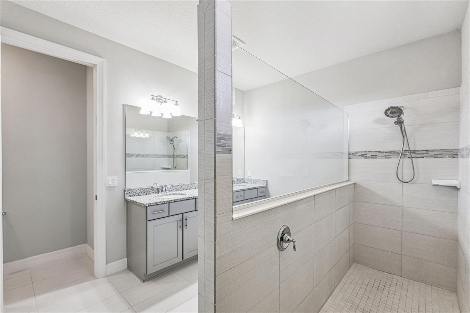 Image 17 of 68 For 5022 Hartwell Court