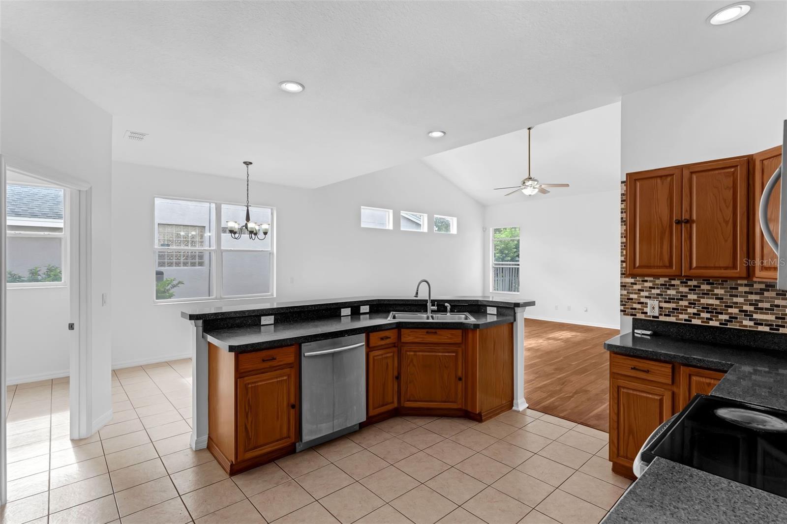 Image 11 of 60 For 802 Kingsbridge Drive
