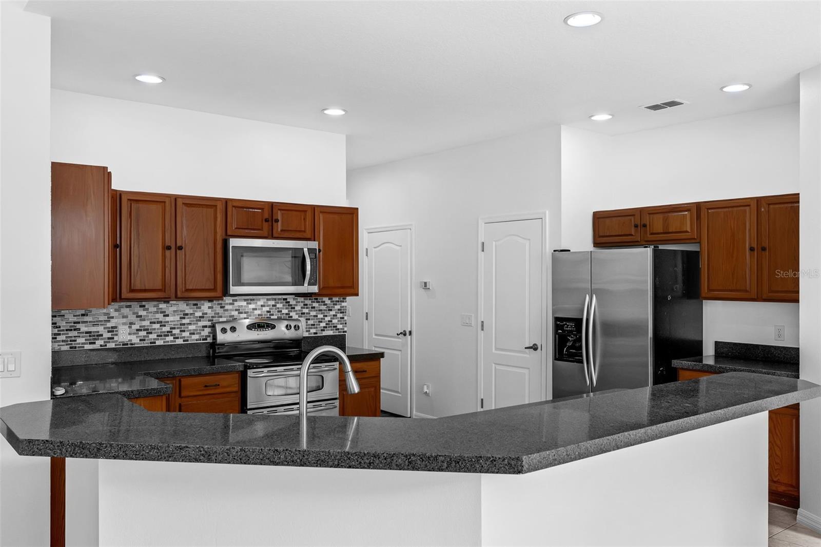 Image 13 of 60 For 802 Kingsbridge Drive