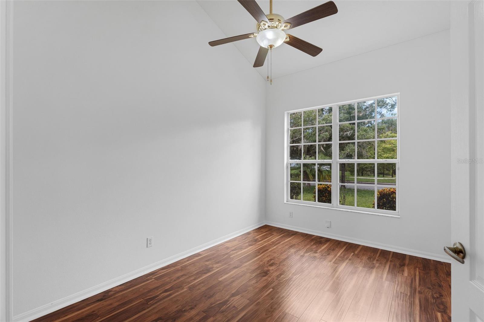 Image 15 of 60 For 802 Kingsbridge Drive