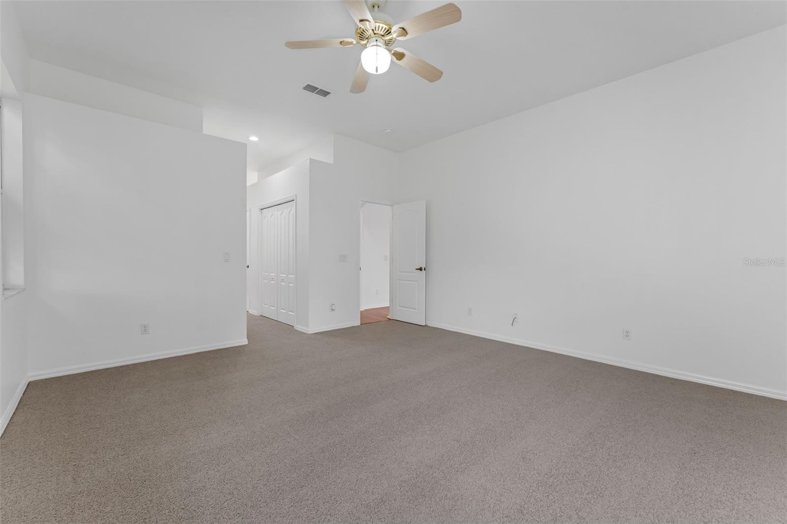 Image 18 of 60 For 802 Kingsbridge Drive