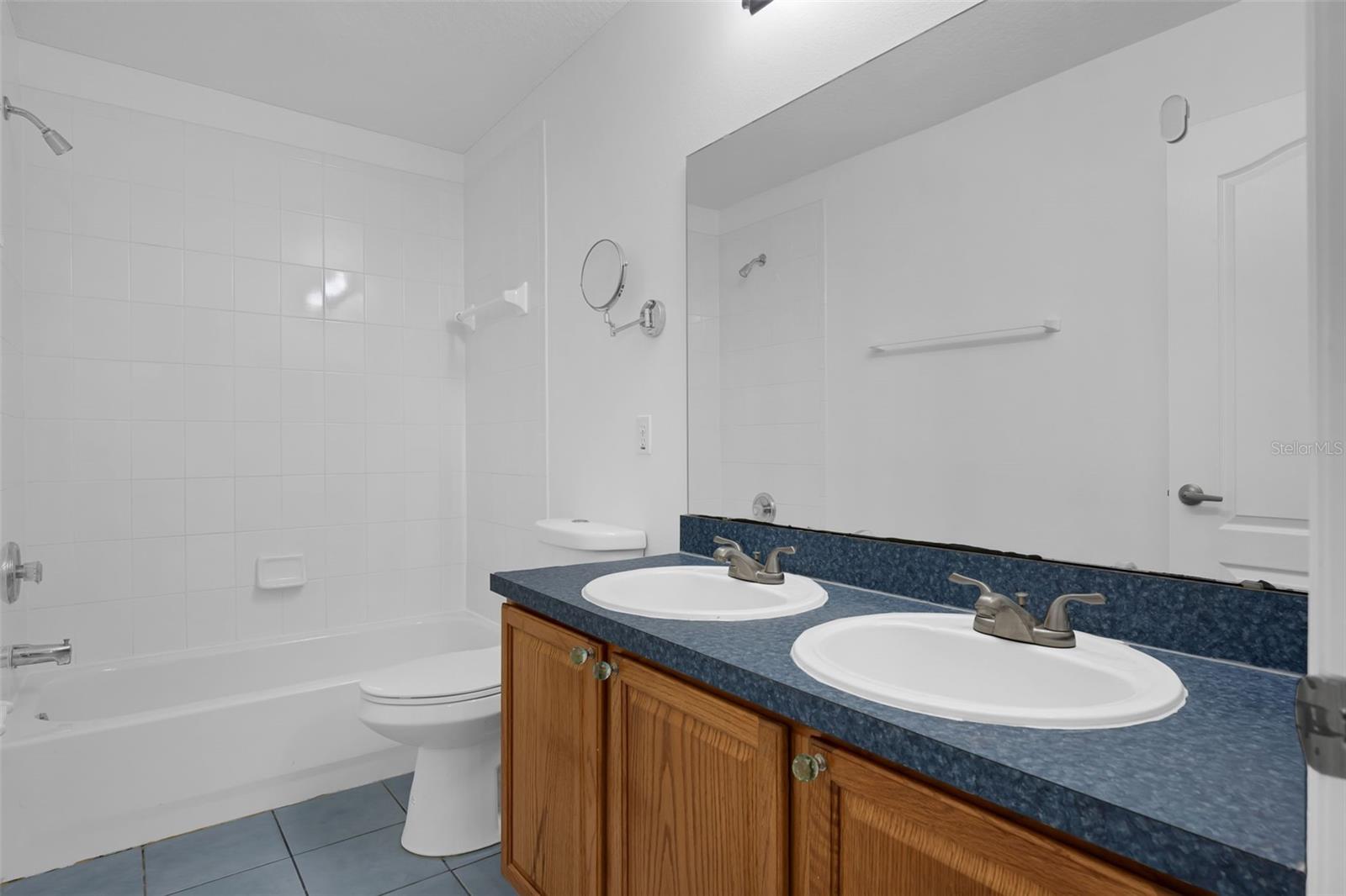 Image 23 of 60 For 802 Kingsbridge Drive