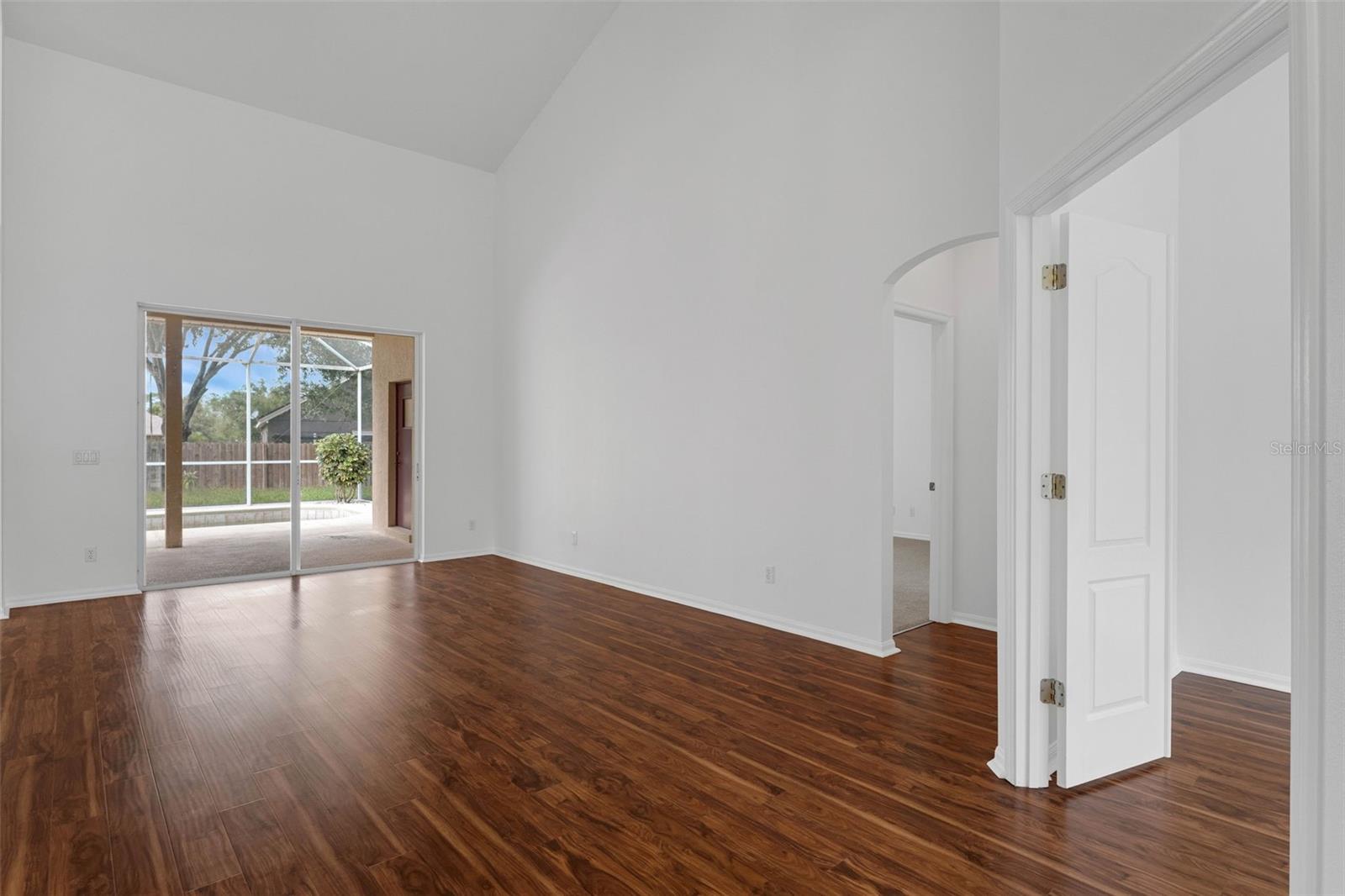 Image 3 of 60 For 802 Kingsbridge Drive