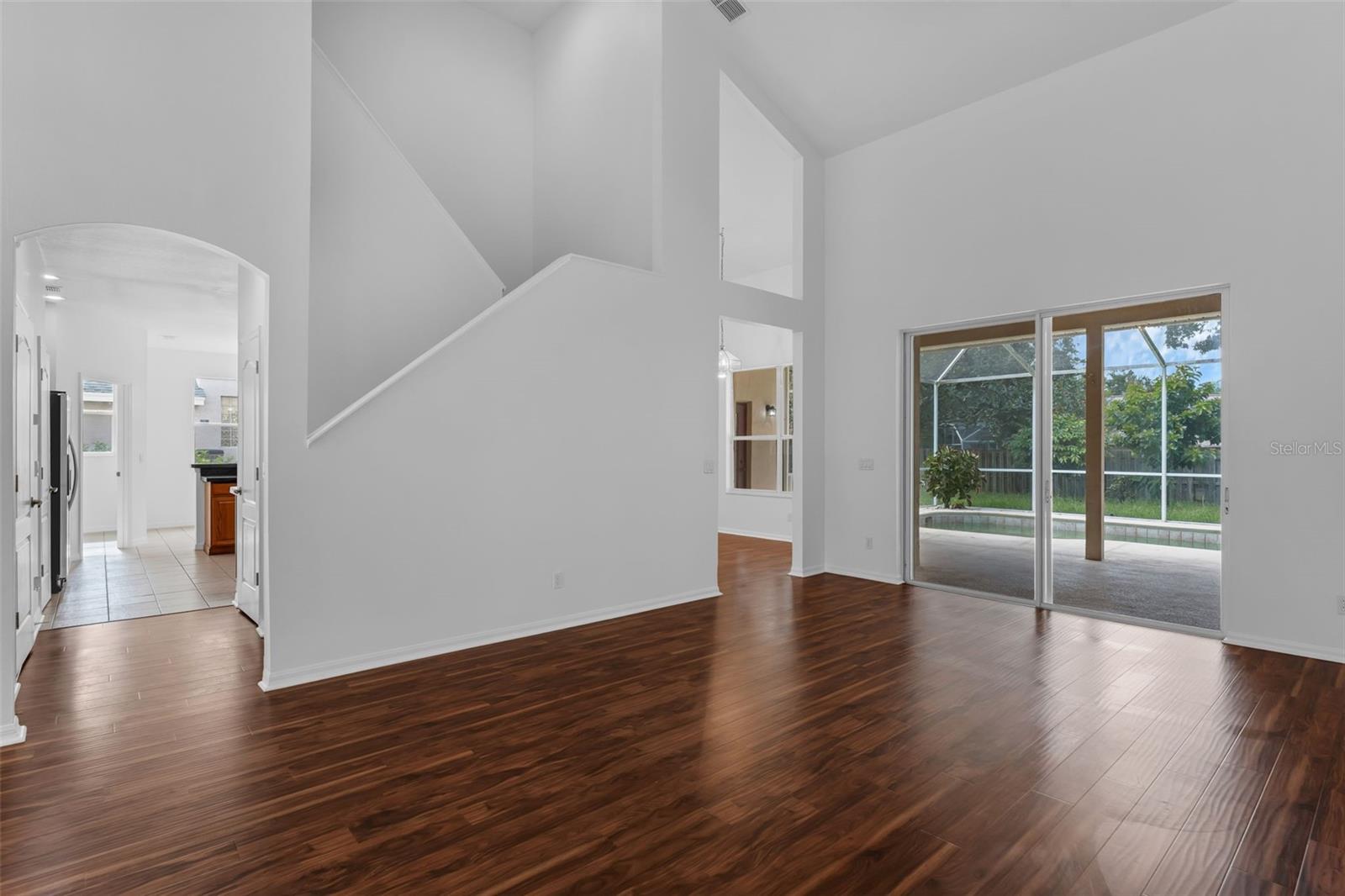 Image 4 of 60 For 802 Kingsbridge Drive