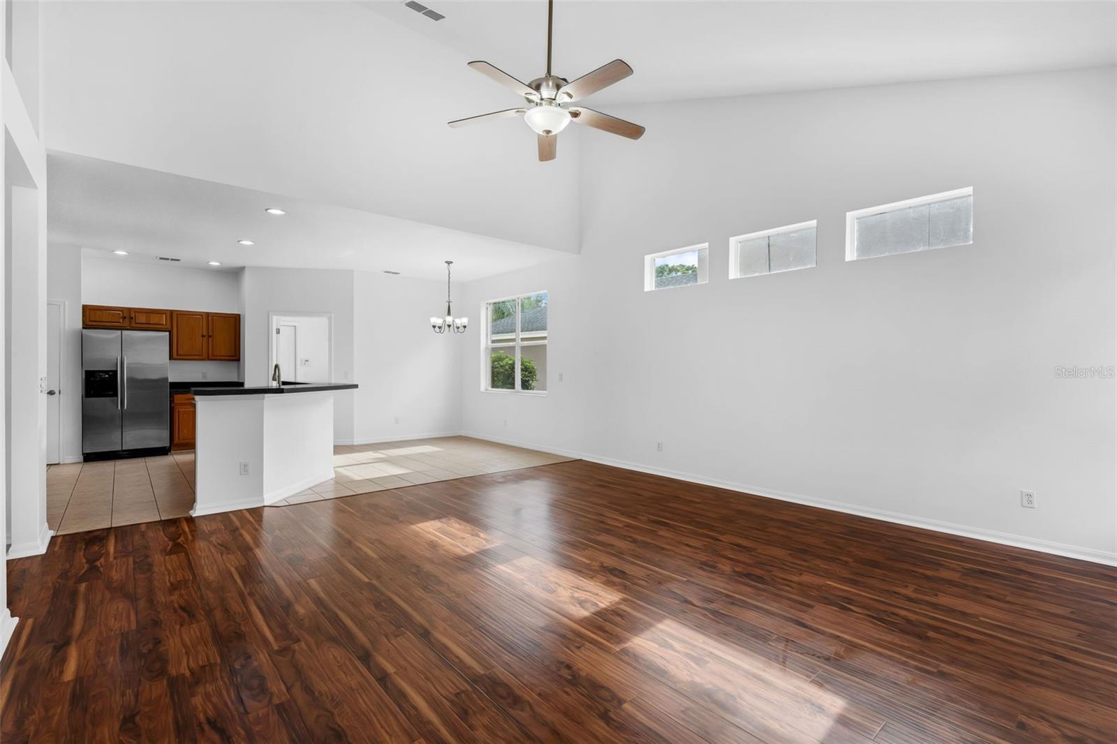 Image 8 of 60 For 802 Kingsbridge Drive