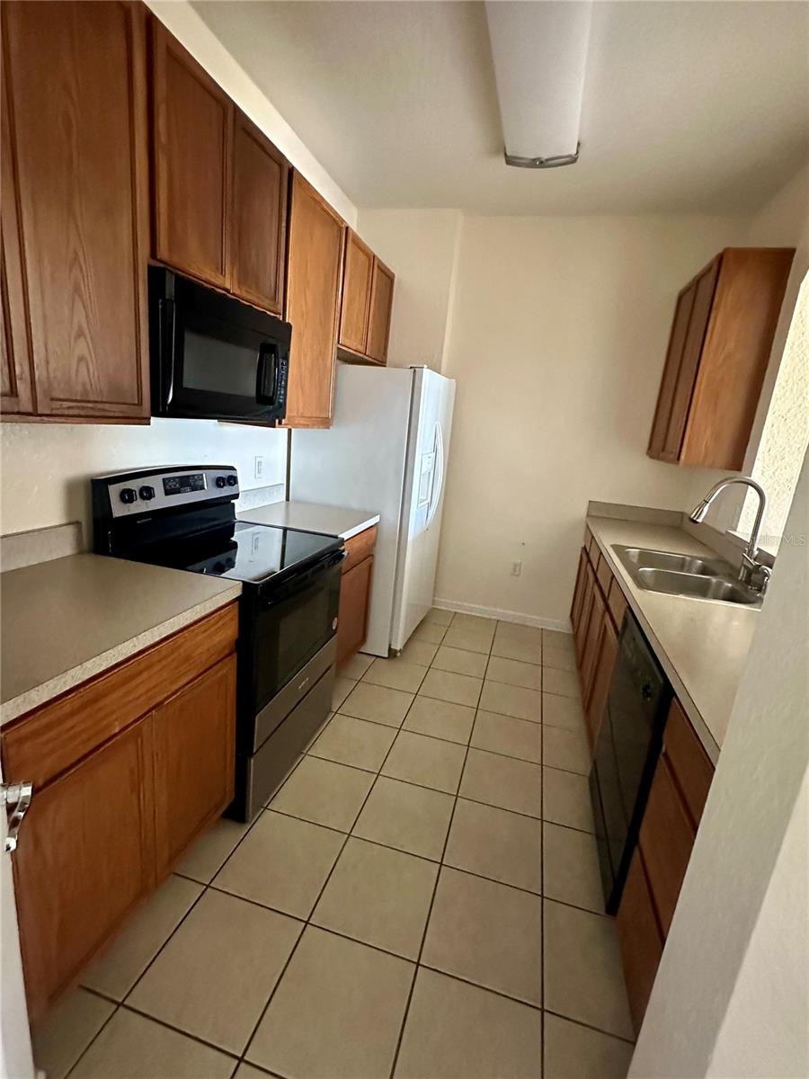 Image 4 of 16 For 6402 Cava Alta Drive 410