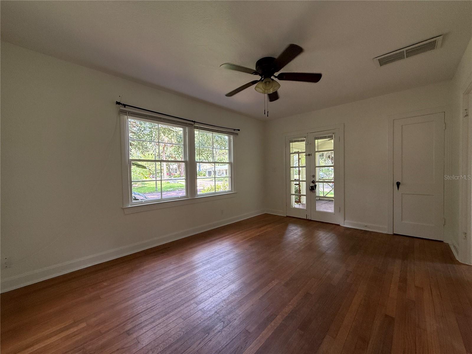 Image 10 of 28 For 601 Daniels Avenue