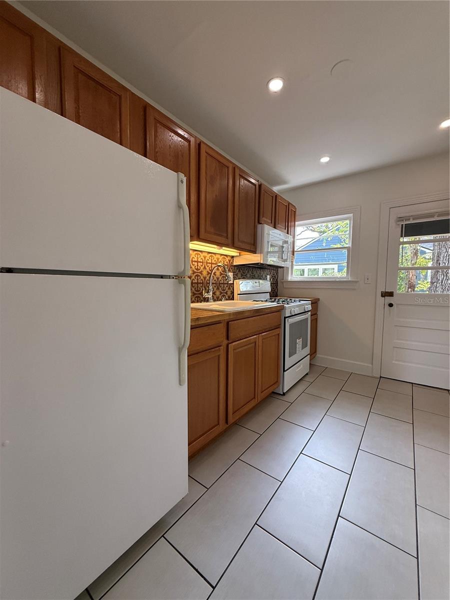 Image 13 of 28 For 601 Daniels Avenue
