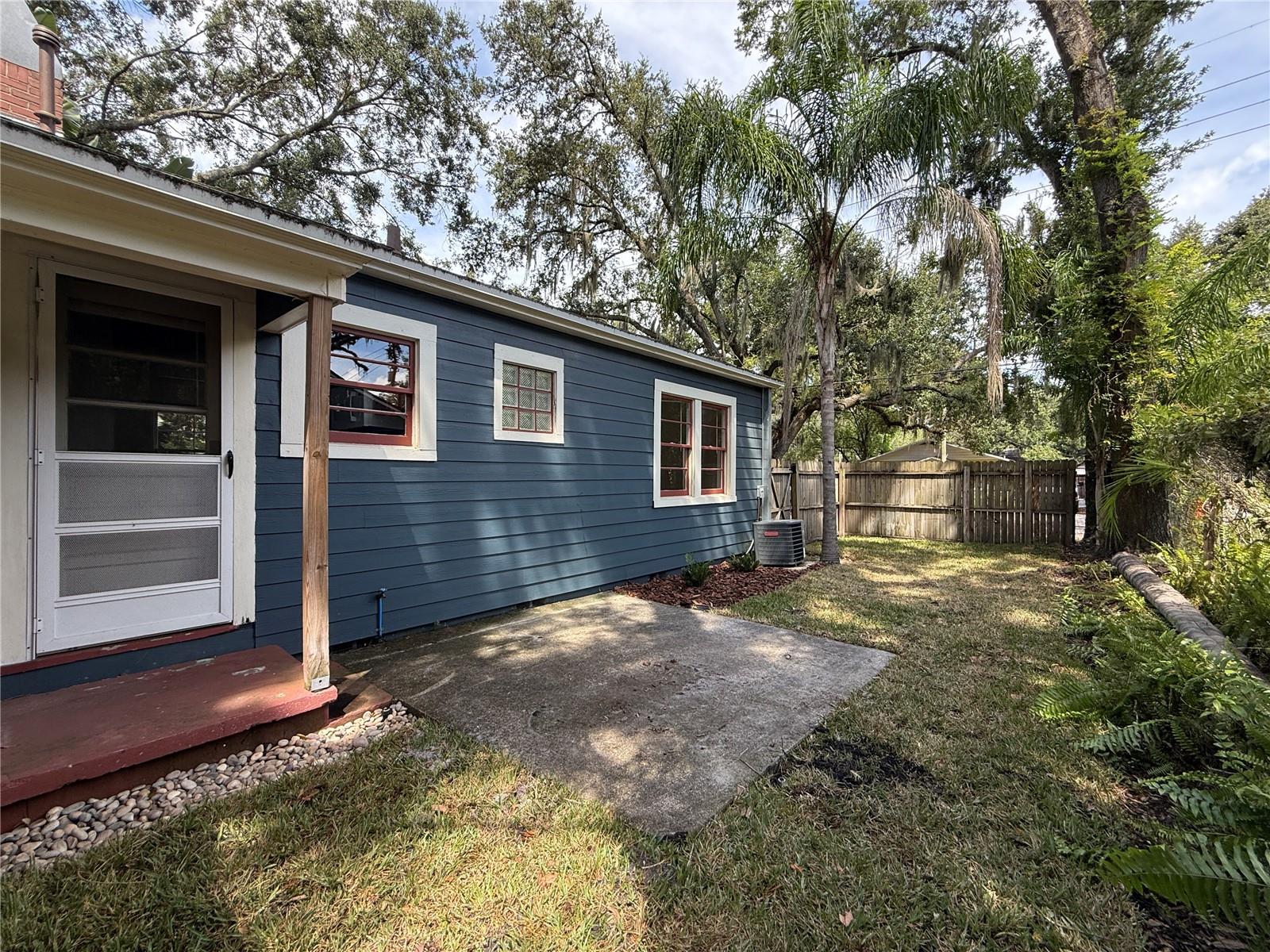 Image 4 of 28 For 601 Daniels Avenue