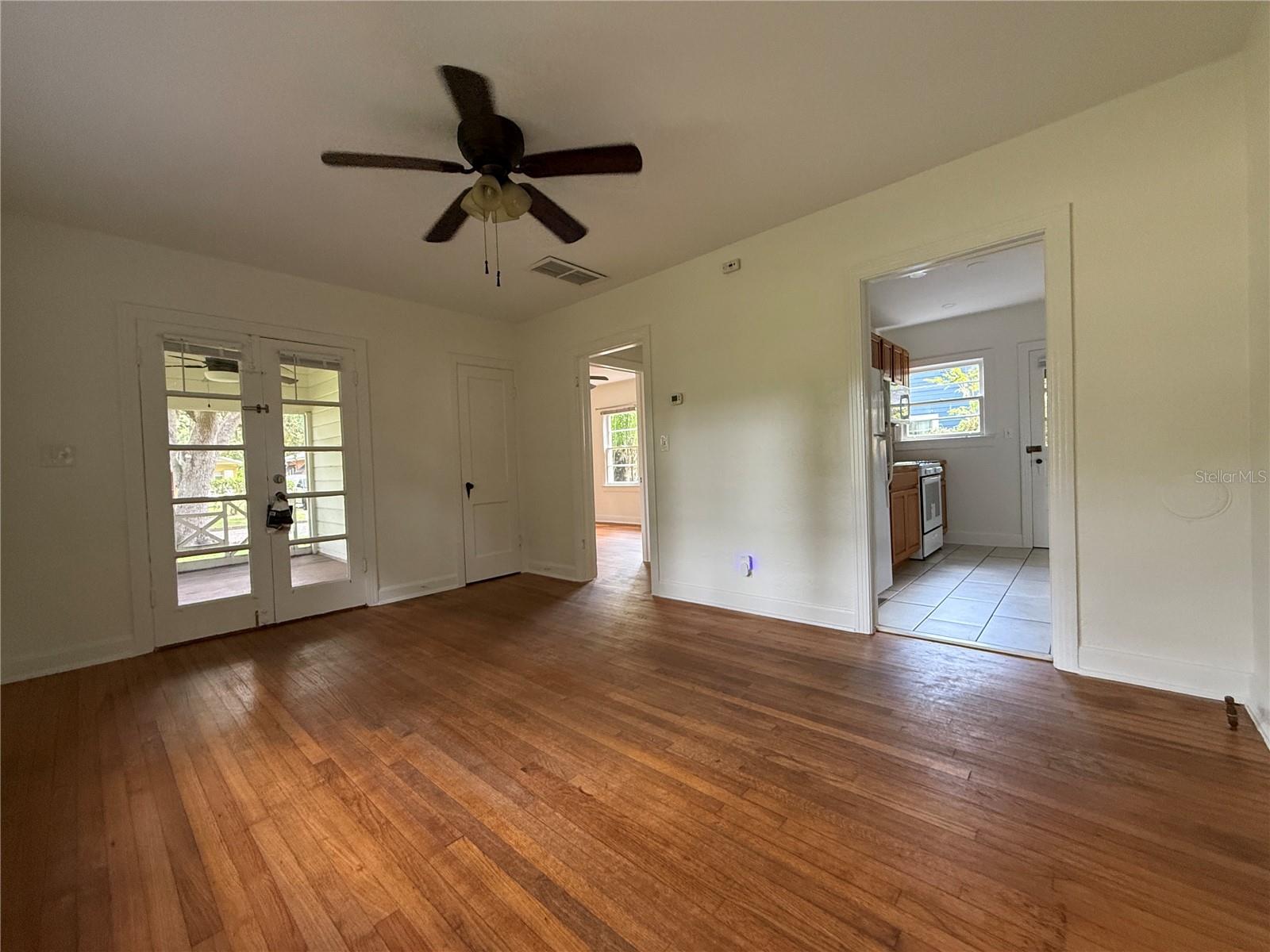 Image 7 of 28 For 601 Daniels Avenue