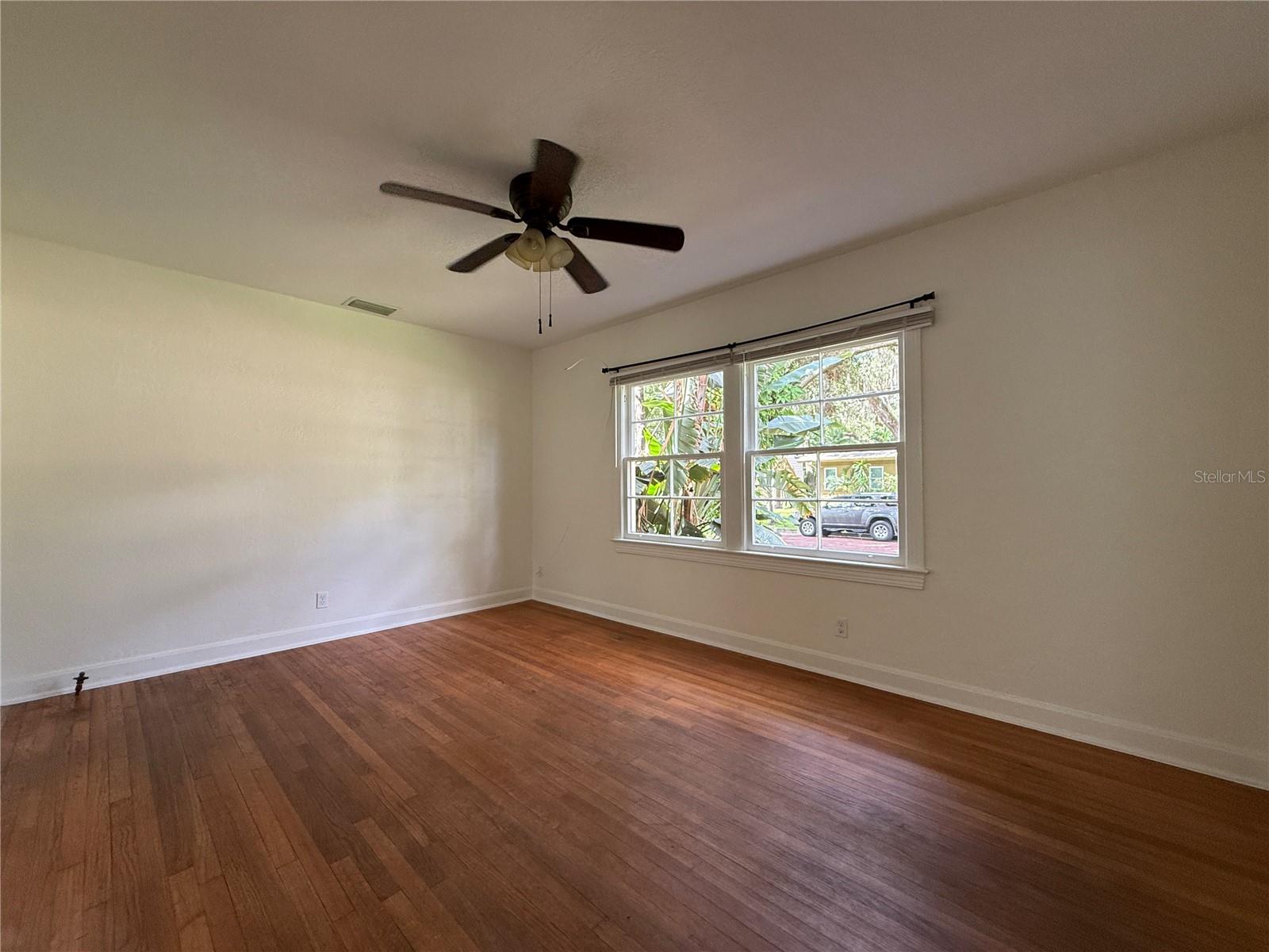 Image 9 of 28 For 601 Daniels Avenue