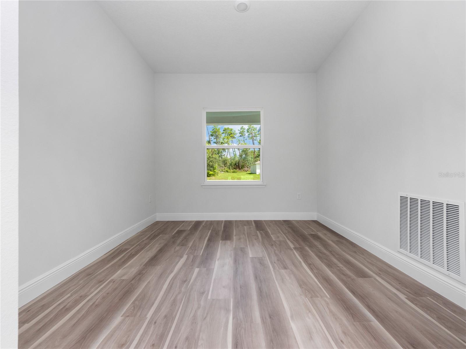 Image 13 of 40 For 3310 177th Lane Road