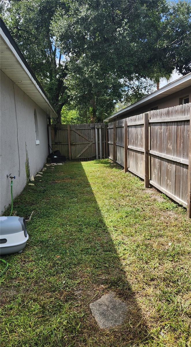 Image 19 of 19 For 1021 Royal Oaks Drive