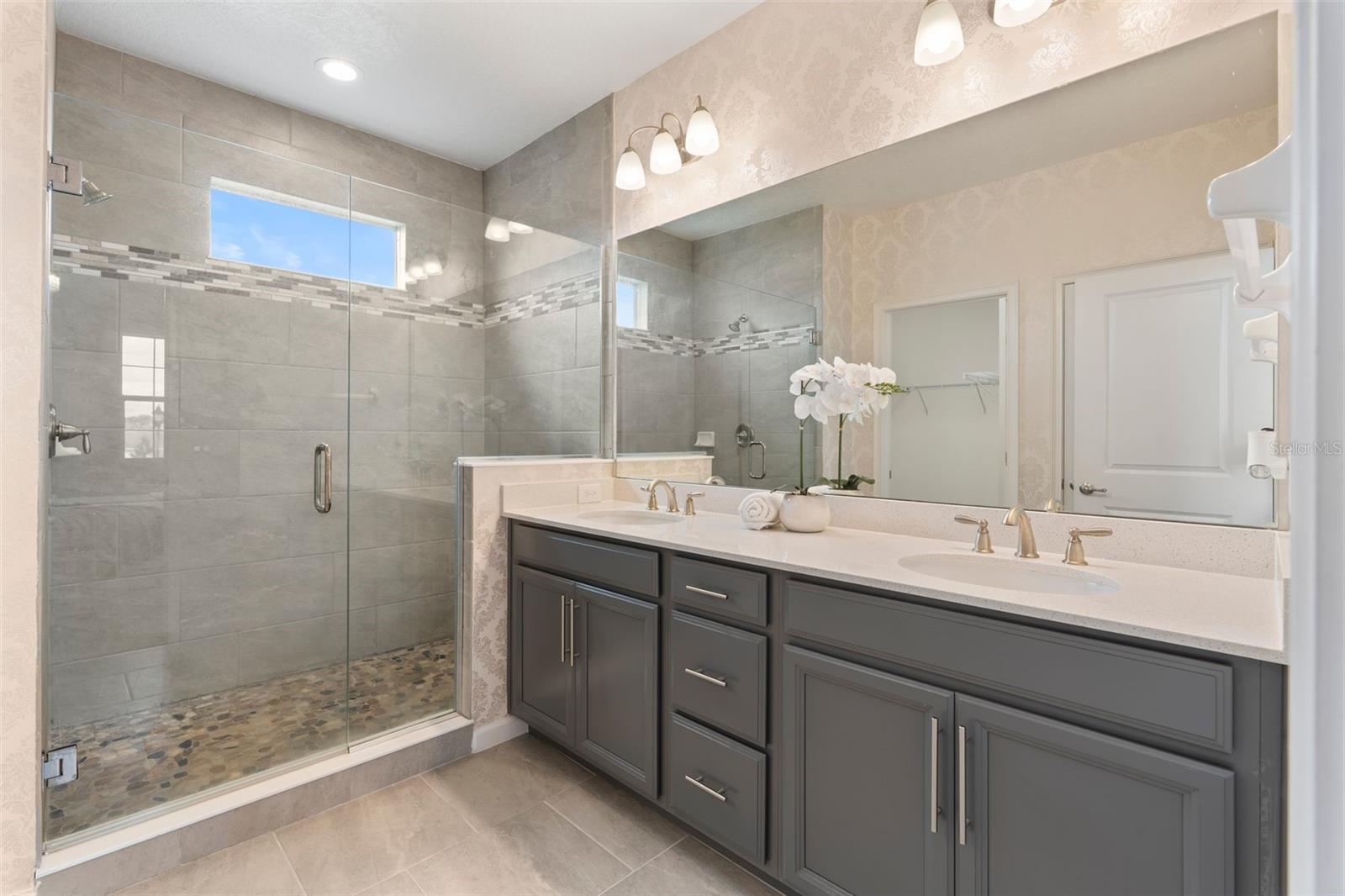 Image 15 of 37 For 1317 Yorkdale Road