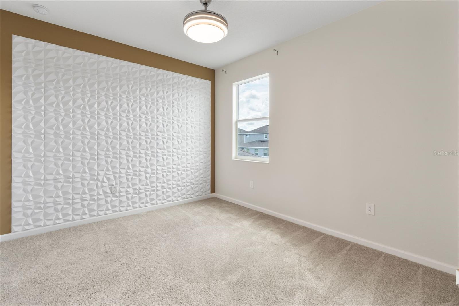 Image 22 of 37 For 1317 Yorkdale Road