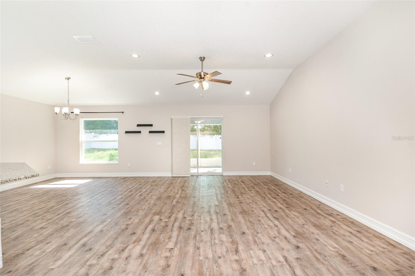 Image 4 of 25 For 12205 87th Terrace