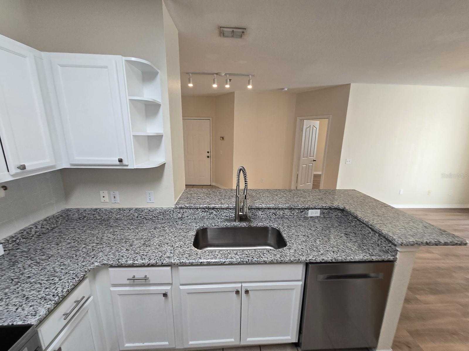 Image 10 of 34 For 2651 Maitland Crossing Way 205
