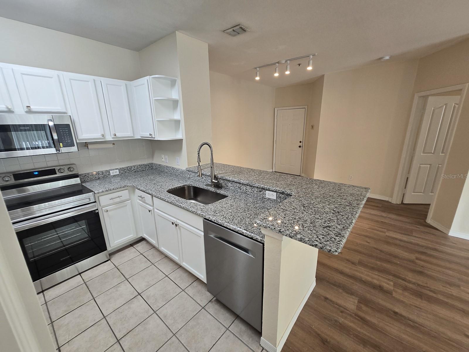 Image 7 of 34 For 2651 Maitland Crossing Way 205