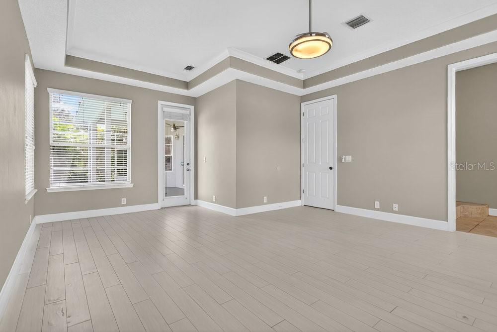 Image 16 of 41 For 213 Bluestone Place