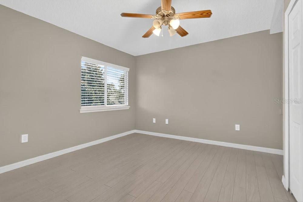 Image 21 of 41 For 213 Bluestone Place